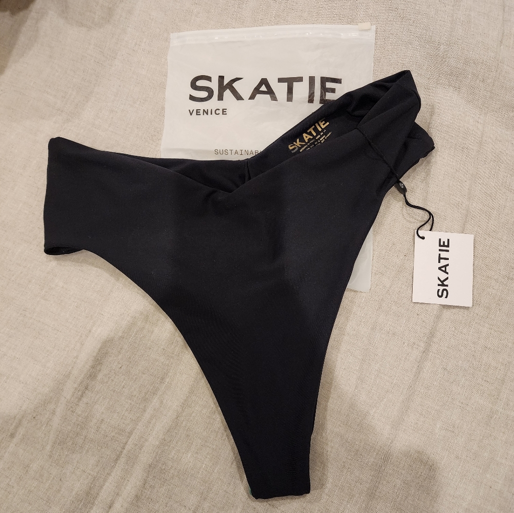 Skatie Melly bottoms